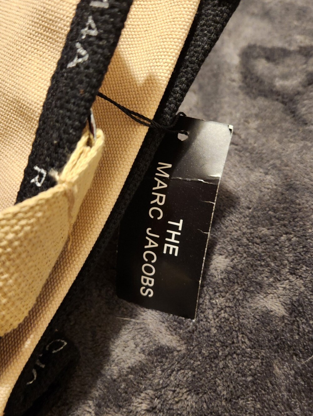 NEW Marc Jacobs FASHION Beige Canvas 'The Tote Bag' with Black Logo - Picture 8 of 10